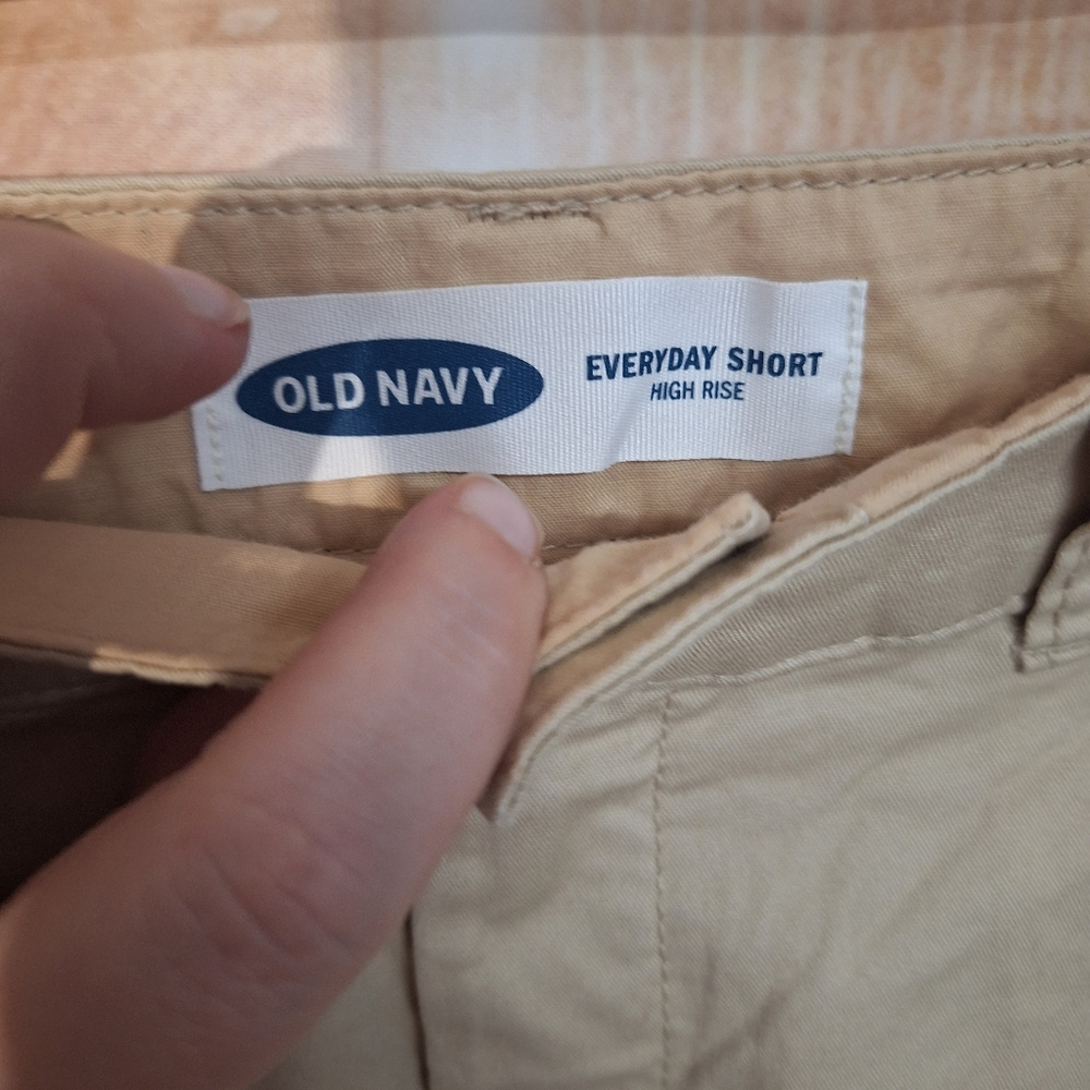 Old Navy Women's Tan Shorts - Picture 3 of 5